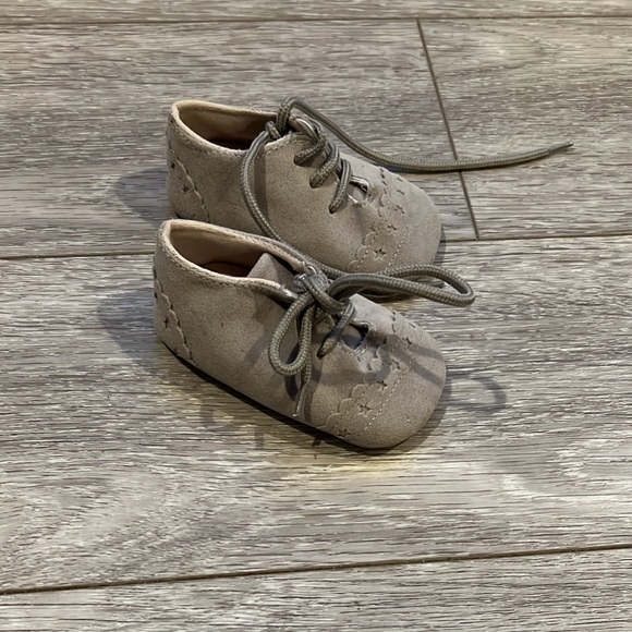 Grey baby booties - Picture 1 of 1